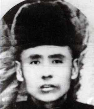 ���F÷��1893��1934�����������|����Ϫ��1931��10����Ѯ�����F÷�������|�������l(w��i)܊�����ڵ��|���P�ǡ�ᶎr���f��һ����ӡ�1932��3�£��|���񱊿��վȇ���ί�����F÷��|�����x��܊��28·܊˾�1934��5��30���������F÷����͢�o���I(l��ng)�Ăα��°���꠲��@��1934��9��28��ҹ�����F÷����܊�ٰ�񽵟oЧ�±�������1935�깲�a(ch��n)�h�l(f��)���ġ���һ���ԡ��У��Q���ǡ���ȇ������|������Ӣ�ۡ���1988�걻׷�J�������ʿ��2014��9��1�գ������������������ĵ�һ��300����������Ӣ�Һ�Ӣ��Ⱥ�w��䛡�