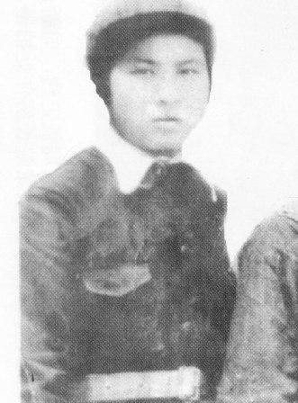 �������1920��10 �������F��ʡ���x�h�ˡ�1938����������c�M(j��n)��ͬ�W(xu��)���Ӱ��M(j��n)���Ї�������܊����W(xu��)�W(xu��)��(x��)�����I(y��)�󱻷ֵ�����2��У���l(w��i)�B��(d��ng)�ĕ������g��s�ؼ����Ї����a(ch��n)�h��1943��4��5 �£��ձ��ۇ����x�����|�������ո���(j��)���M(j��n)�С���ʎ�����������е���������D(zhu��n)��;���⵽��܊�ķ�������������ħ������Ѻ;�������v�����£���(f��)��ץס��(y��n)�̱ƹ���������ؑ����, �]����¶������������߳�ŭ����܊�������ؚ��ᚢ����