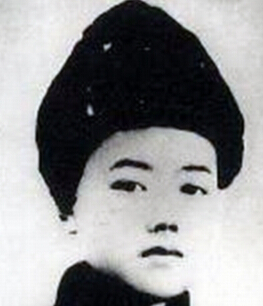 �ܘ�|��1918��1937���|������(li��n)܊�߼�(j��)ָ�]�T��ɽ�|ʡƽ�ȿh�ˡ�1925���S��ĸ�ӻĵ�����ʡ�q���h��1931���һ����׃�󣬷e�O���ӿ��ջ��(d��ng)��1933����������Ї�(gu��)���a(ch��n)�h��1935��2�£����x�鹲���F(tu��n)�|�M��ί��ӛ��4�£��Ζ|���������܊�ڶ�܊��һ�F(tu��n)��ί��1936��3�£��Ζ|����(li��n)�ڶ�܊��һ����ί�掟�hί��ӛ��܊�hίί�T��7�£��x���й��ϝMʡίί�T��9�£��Ζ|����(li��n)��һ·܊���Ď����L(zh��ng)����ί��1937��4��24�գ��ڰ��D�h��ɳ���Ͻ��S�����c�ΰ��D�h�ΰ��(du��)����(zh��n)�в��Ҡ�����