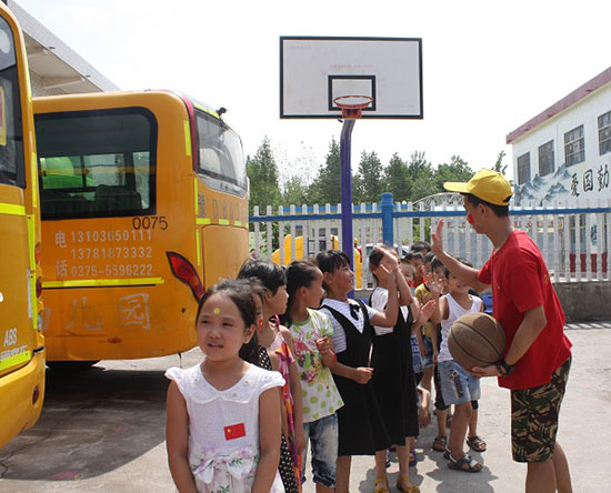 ���Ϲ��I(y��)��W(xu��)��(j��ng)���Q(m��o)�׌W(xu��)Ժ����ϵ�P�h�������ж�������������`꠵�����ʡƽ�ɽ���P�hѦ���(zh��n)���Ӝϴ���ӢС�W(xu��)�_չ֧�̻�ӣ��e�k��ӢС�W(xu��)��һ��Ȥζ�\�ӕ���׌�W(xu��)���w���W��ƥ�˾��񡣈D��־Ը�߽o�W(xu��)���ĄŃ����͡�