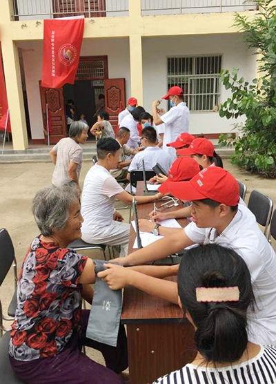 �ʝ��t(y��)�W(xu��)���ƌW(xu��)У���ഺ���� �۝M���g�������t(y��)������(w��)		