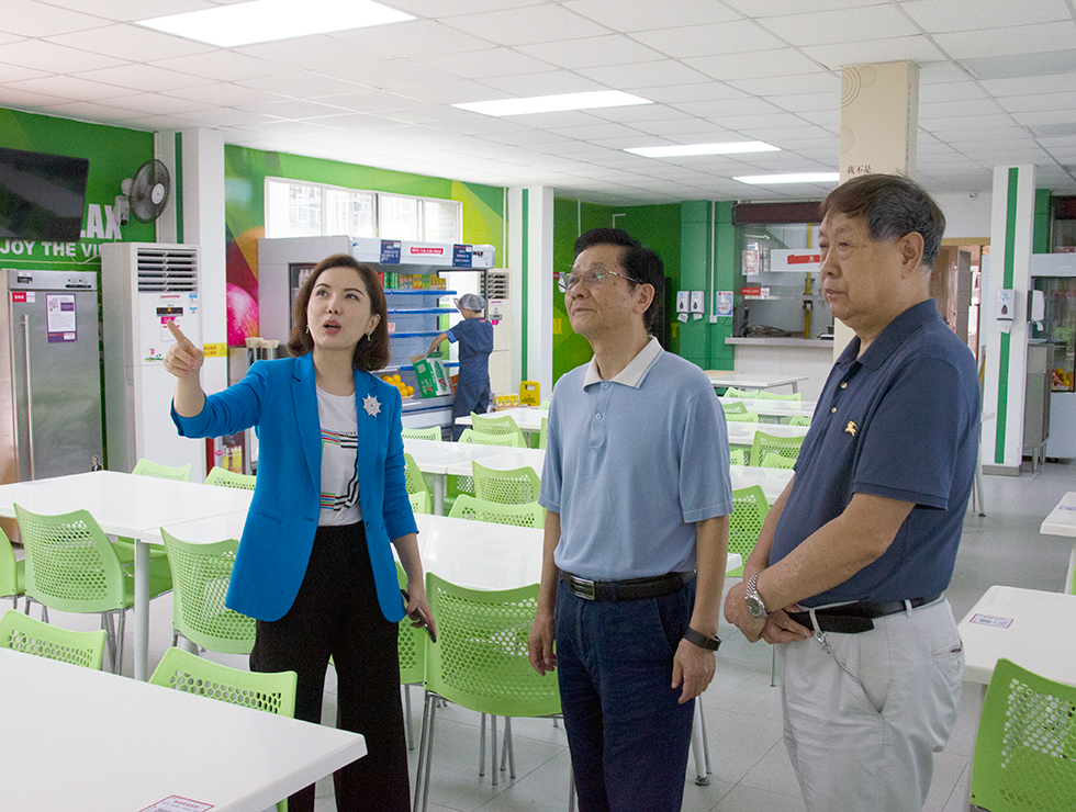 “點(diǎn)贊智慧廣州”報道團(tuán)隊(duì)參觀唯品會總部