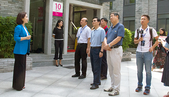 人民網(wǎng)報道團(tuán)隊(duì)調(diào)研現(xiàn)場