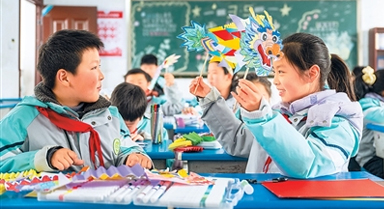 巧做手工 喜迎“二月二”